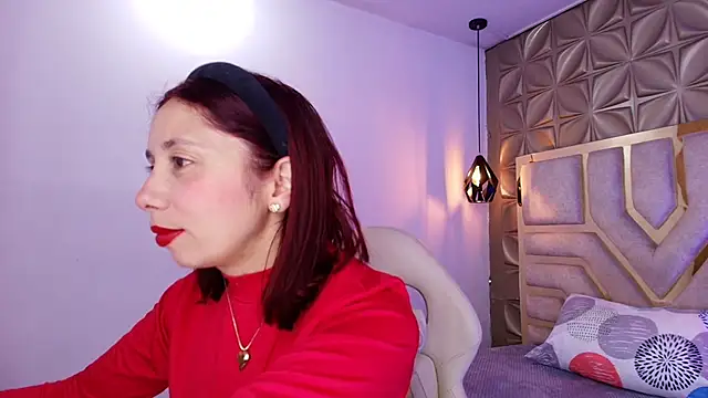 stephaniesun  online show from May 20, 2026, 12:11 pm