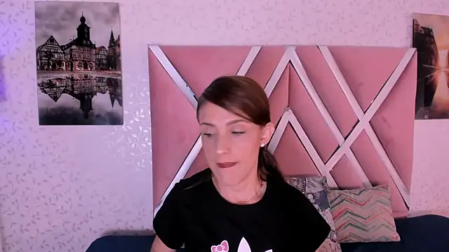 Snapshot of Nicoll_89 chatting on April 24, 2026, 12:07 pm Nicoll 89 online show from April 24, 2026, 12:07 pm
