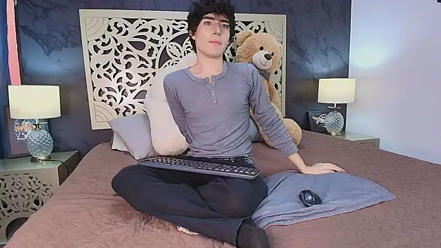 DemonFoxx online show from April 30, 2026, 1:17 pm