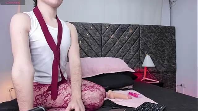DemonFoxx online show from May 6, 2026, 1:49 pm