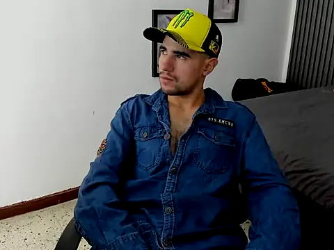 Snapshot of tommy_badboyy chatting on May 14, 2026, 10:55 am tommy badboyy online show from May 14, 2026, 10:55 am