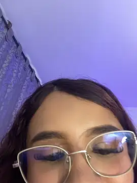 KITTY914 online show from May 19, 2026, 9:43 pm