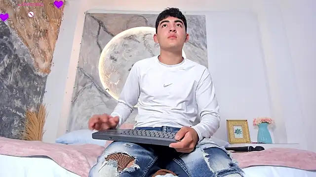 DylanBrownn  online show from May 28, 2026, 9:56 pm