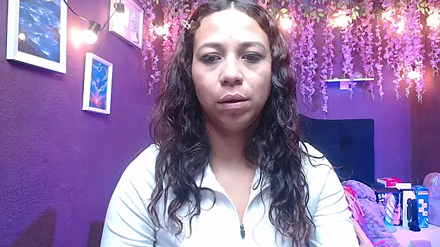 monik299 online show from May 25, 2026, 1:17 pm