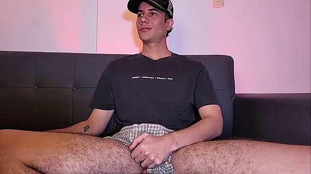 Snapshot of Derek_stud_ chatting on April 29, 2026, 4:05 am Derek stud online show from April 29, 2026, 4:05 am