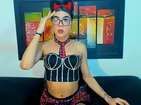 Miastephensz online show from May 16, 2026, 3:25 am