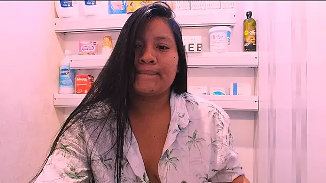 Snapshot of Sol_vannesa chatting on April 24, 2026, 8:33 pm Sol vannesa online show from April 24, 2026, 8:33 pm