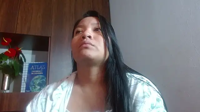 Snapshot of Sol_vannesa chatting on May 10, 2026, 1:11 am Sol vannesa online show from May 10, 2026, 1:11 am