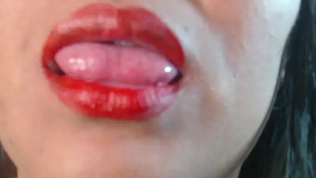 Snapshot of Sol_vannesa chatting on May 12, 2026, 7:22 pm Sol vannesa online show from May 12, 2026, 7:22 pm