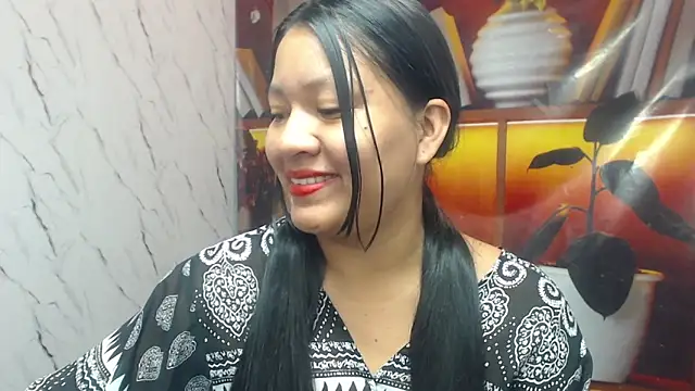 Snapshot of Sol_vannesa chatting on May 20, 2026, 3:45 am Sol vannesa online show from May 20, 2026, 3:45 am
