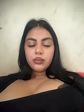 LilyLovell online show from May 18, 2026, 1:06 pm