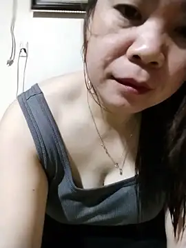 Snapshot of Squirt107 chatting on May 17, 2026, 12:01 pm Squirt107 online show from May 17, 2026, 12:01 pm