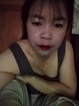 Snapshot of Squirt107 chatting on May 18, 2026, 12:18 am Squirt107 online show from May 18, 2026, 12:18 am