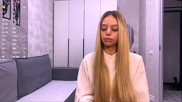 Snapshot of Mooniesiesita chatting on April 27, 2026, 8:29 pm Mooniesiesita online show from April 27, 2026, 8:29 pm