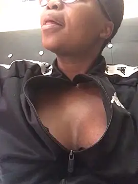 Hotboobs27 online show from June 6, 2026, 10:53 am