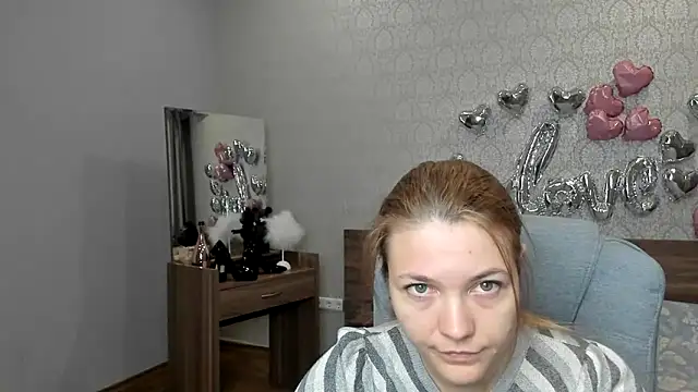 AnniShery online show from May 2, 2026, 6:57 pm