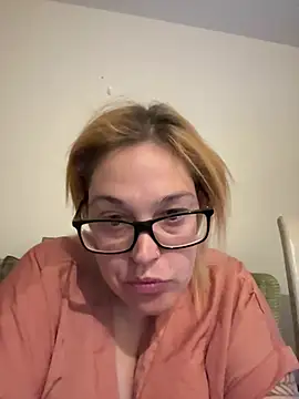 SecretRavenXO online show from May 15, 2026, 11:12 pm