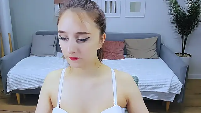 Snapshot of JulietteMonli chatting on May 26, 2026, 12:34 pm JulietteMonli online show from May 26, 2026, 12:34 pm