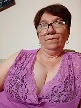 Snapshot of KetQueen101 chatting on July 6, 2026, 8:44 pm KetQueen101 online show from July 6, 2026, 8:44 pm