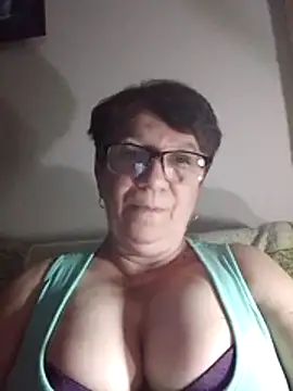 Snapshot of KetQueen101 chatting on July 8, 2026, 8:13 pm KetQueen101 online show from July 8, 2026, 8:13 pm