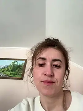 Snapshot of Avokadoo chatting on April 25, 2026, 3:09 pm Avokadoo online show from April 25, 2026, 3:09 pm