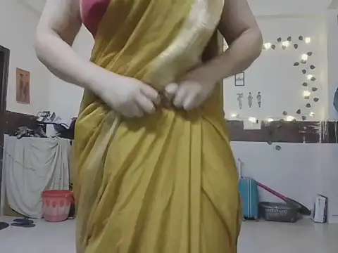 Snapshot of Aayaat__ chatting on April 30, 2026, 9:48 am Aayaat online show from April 30, 2026, 9:48 am