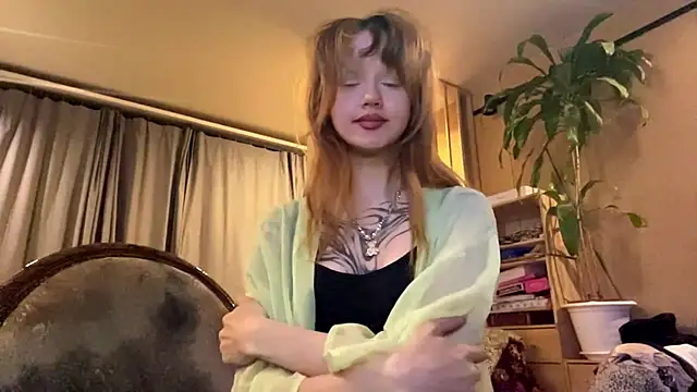 sarawhisperr online show from May 15, 2026, 4:47 pm