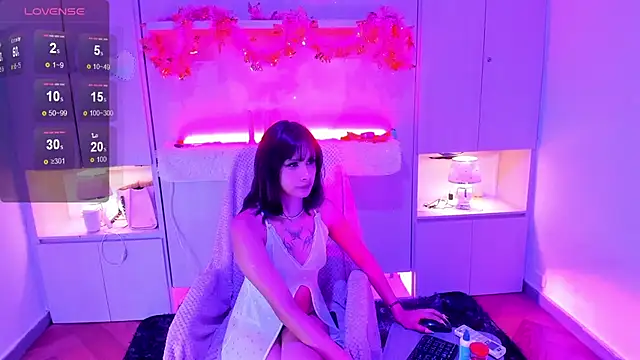 Snapshot of TomieDark_ chatting on May 8, 2026, 3:56 am TomieDark online show from May 8, 2026, 3:56 am