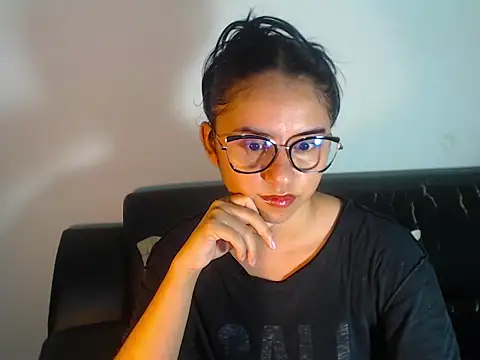BellaLuxxs online show from May 30, 2026, 10:51 pm