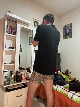 Snapshot of gonzalez_2001 chatting on May 1, 2026, 8:35 pm gonzalez 2001 online show from May 1, 2026, 8:35 pm