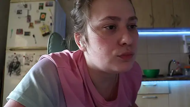 Snapshot of BettyRussian chatting on June 25, 2026, 5:12 am BettyRussian online show from June 25, 2026, 5:12 am