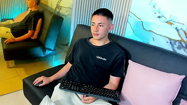 Andres Tay online show from May 8, 2026, 7:19 pm