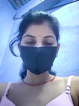 Snapshot of RUHI_1143 chatting on April 29, 2026, 6:03 pm RUHI 1143 online show from April 29, 2026, 6:03 pm