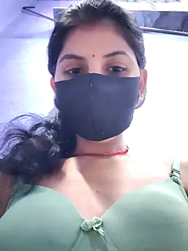 Snapshot of RUHI_1143 chatting on May 5, 2026, 8:44 am RUHI 1143 online show from May 5, 2026, 8:44 am