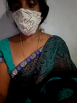 Snapshot of Tamil_Hot_HoneyBee chatting on May 5, 2026, 2:03 pm Tamil Hot HoneyBee online show from May 5, 2026, 2:03 pm