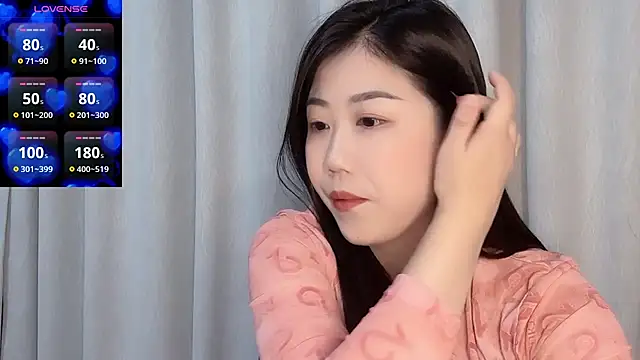 Snapshot of F-Yuwei chatting on April 26, 2026, 12:47 pm F-Yuwei online show from April 26, 2026, 12:47 pm