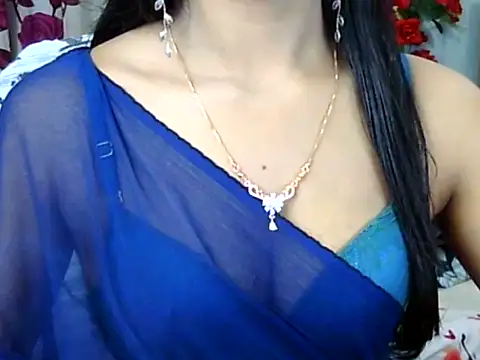 Alina Nur online show from May 14, 2026, 2:35 pm