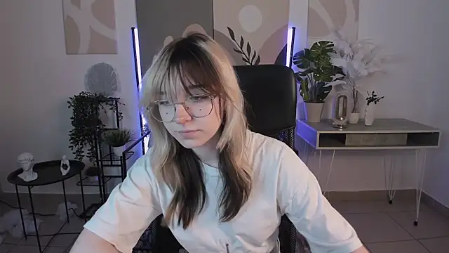 NyxCalderra online show from June 3, 2026, 4:48 am