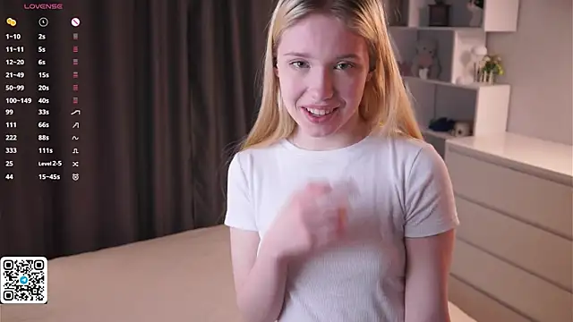 Snapshot of Sweet_Love_Lily chatting on May 26, 2026, 8:27 pm Sweet Love Lily online show from May 26, 2026, 8:27 pm