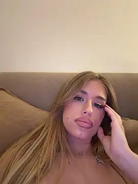 Snapshot of jessicablondexxx chatting on May 1, 2026, 8:46 pm jessicablondexxx online show from May 1, 2026, 8:46 pm