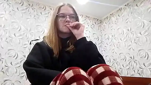 Snapshot of RottedDam chatting on May 28, 2026, 10:29 pm RottedDam online show from May 28, 2026, 10:29 pm
