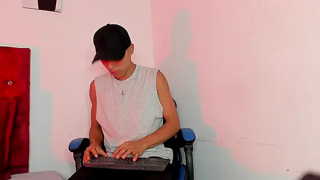 ThiagoSexy005 online show from May 6, 2026, 12:19 am