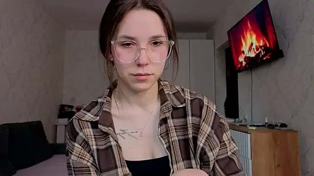 Honey Peachy online show from April 29, 2026, 12:42 pm