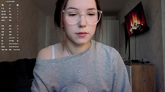 Honey Peachy online show from May 9, 2026, 11:48 am