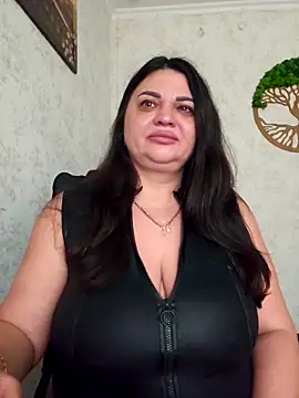 -CUTE-EVVIL- online show from May 6, 2026, 5:14 am