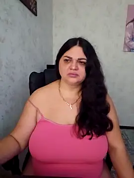 -CUTE-EVVIL- online show from May 12, 2026, 4:48 pm