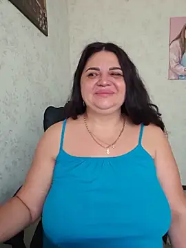 -CUTE-EVVIL- online show from May 29, 2026, 7:28 am
