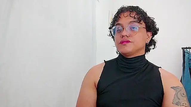 Snapshot of Diane_exotic chatting on April 28, 2026, 2:27 am Diane exotic online show from April 28, 2026, 2:27 am