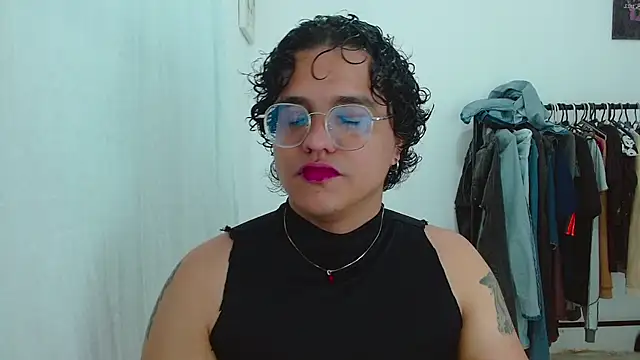 Snapshot of Diane_exotic chatting on May 17, 2026, 1:25 am Diane exotic online show from May 17, 2026, 1:25 am