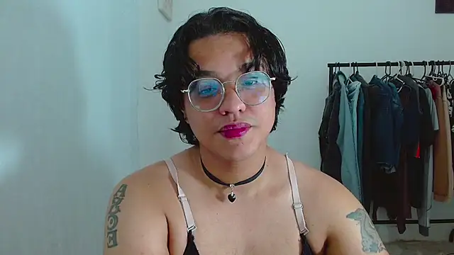 Snapshot of Diane_exotic chatting on May 24, 2026, 10:37 pm Diane exotic online show from May 24, 2026, 10:37 pm